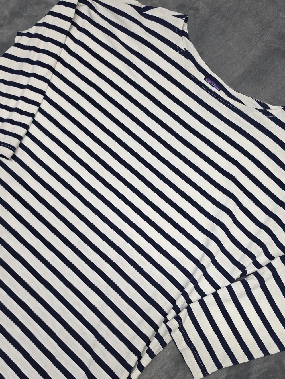 Patagonia XL Navy and White Striped Long Sleeve Tee